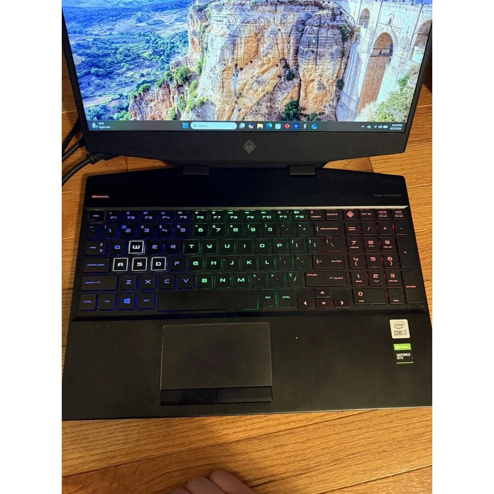 HP omen 15dh1070wm
